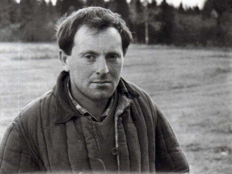 Inny z pacjentów szpitala psychiatrycznego nr 2 – przyszły noblista w dziedzinie literatury Josif Brodzki (1940–1996). Fotografia wykonana w 1965 roku na zesłaniu w obwodzie archangileskim.