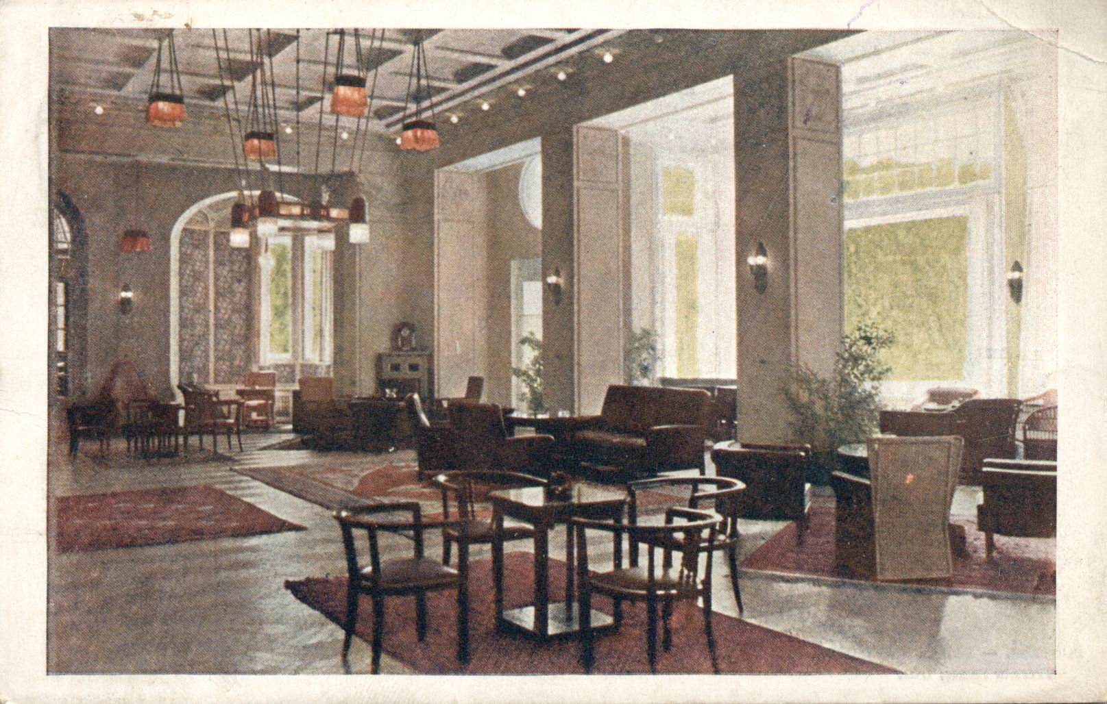 Wnętrze Therma Palace, pocztówka z 1918 roku, w zbiorach Węgierskiego Muzeum Handlu i Turystyki w Budapeszcie (Magyar Kereskedelmi és Vendéglátóipari Múzeum) via Europeana.