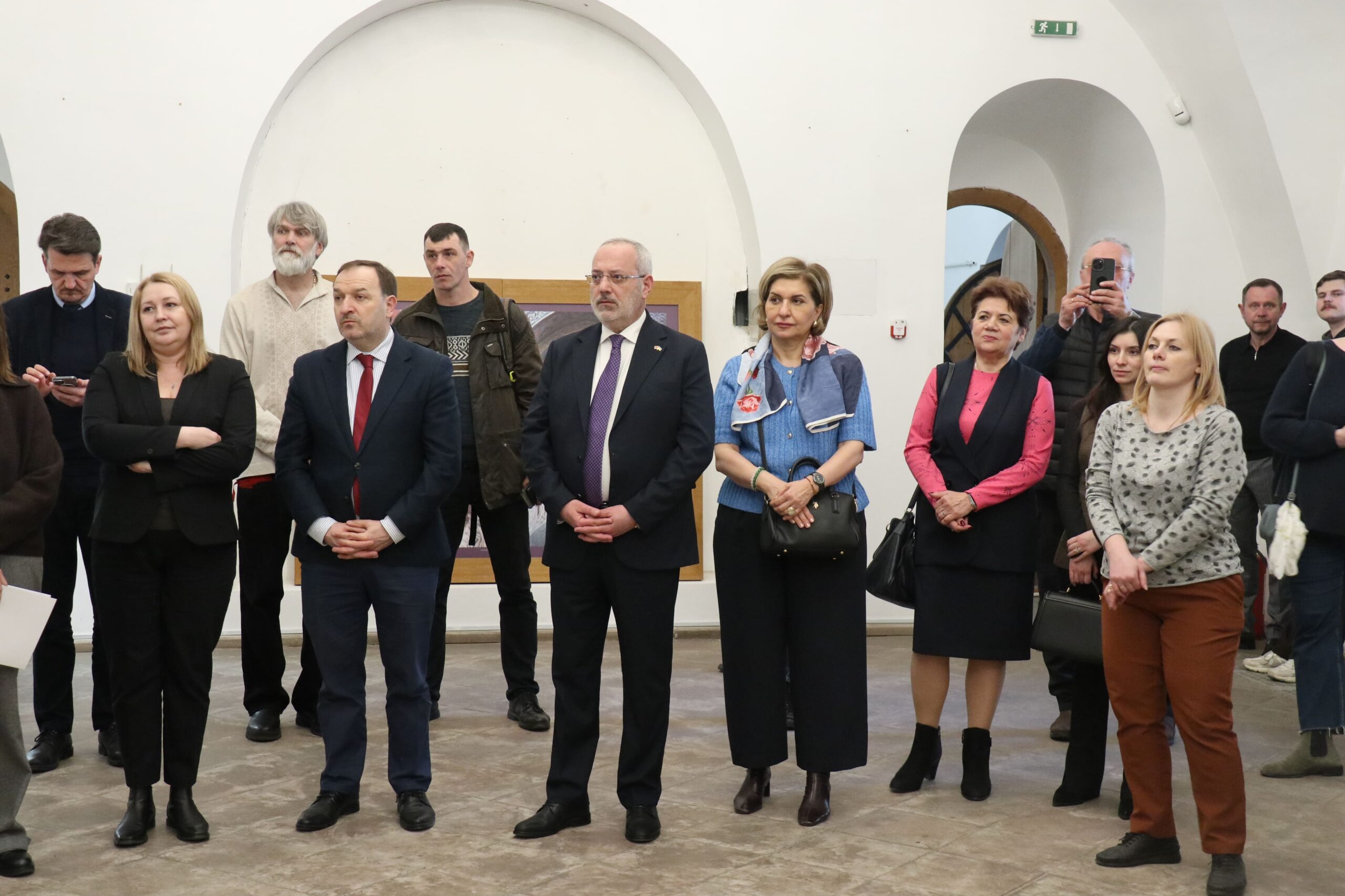 Uczestnicy wernisażu.