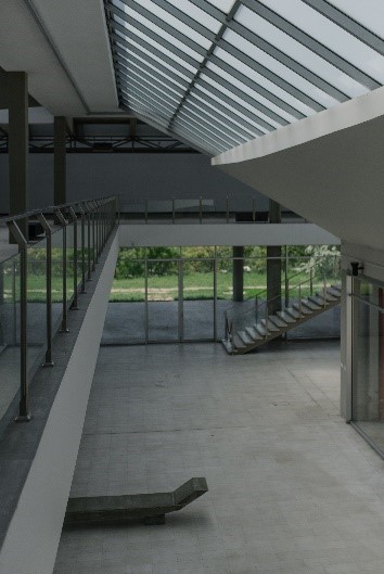 Wnętrze Muzeum Sztuki Współczesnej w Skopju.