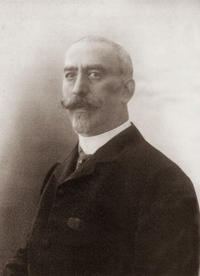Założyciel bialskiej fabryki fezów Theodor Pollak (1853–1912). Fotografia wykonana około 1906 roku w zbiorach Gminy Żydowskiej w Bielsku-Białej.