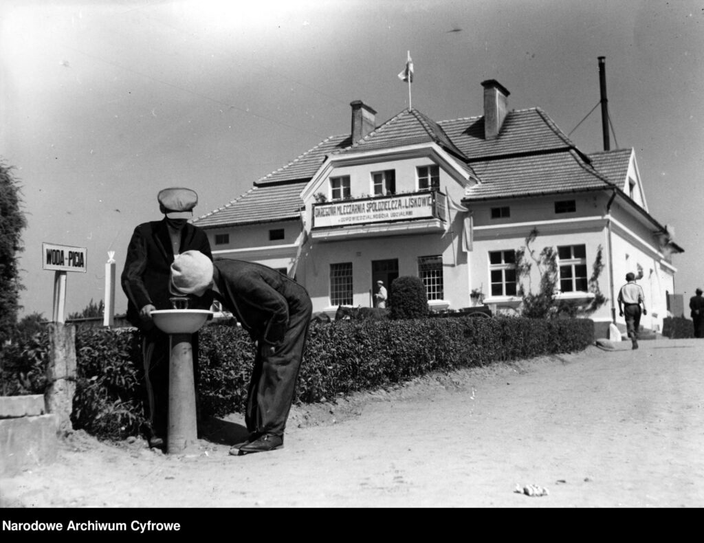 Nowy budynek mleczarni w stylu nadwiślańskim, oddany do użytku w 1926 roku. 