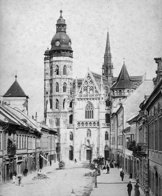 Widok starego miasta w Koszycach , stare, czarno-białe zdjęcie 