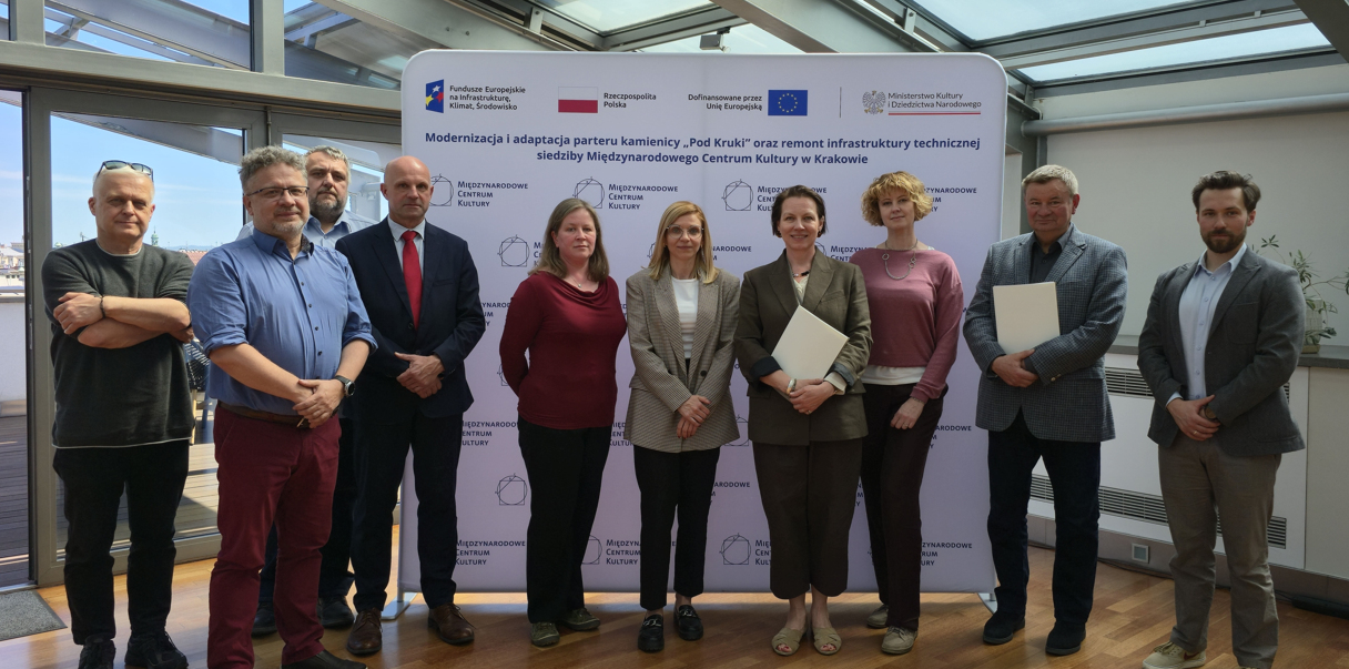 The MCK team and MURKRAK consortium partner Zygmunt Murdza, MURKRAK authorised signatory Piotr Murdza, and Katarzyna Kojara, Paweł Osmęda and Tomasz Kamuda from SPDV Sp. z o.o.,